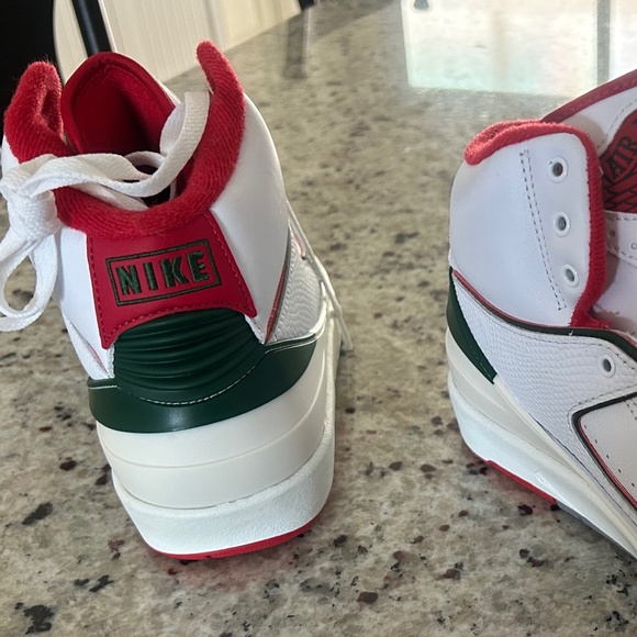 Air Jordan - Picture 2 of 3